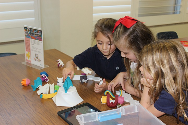 Rosarian Science Maniacs Partner with South Florida Science Center