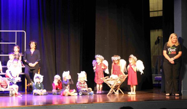 Children&#8217;s House Christmas Show Brings Santa to Town